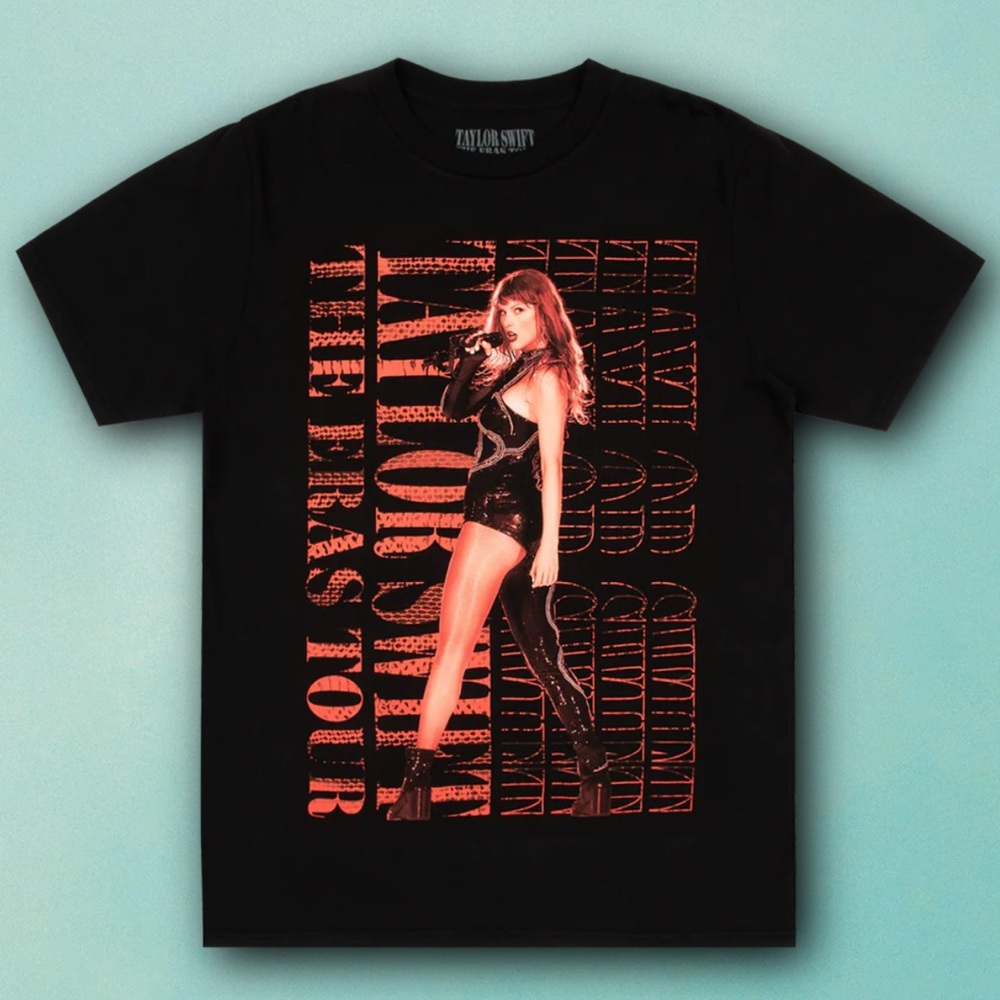TAYLOR SWIFT | THE ERAS TOUR REPUTATION LIVE PHOTO OVERSIZED T-SHIRT